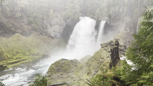 Sahalie Falls Lookout Area – Sahalie Falls & Koosah Falls Loop – Central Oregon – 4K