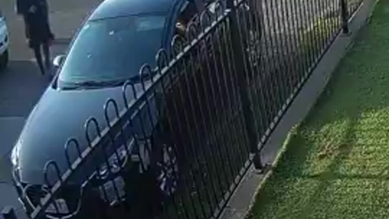 System pig stabbed by an diverse 18 y⧸o while responding to a ‘fake’ burglary call in Melbourne