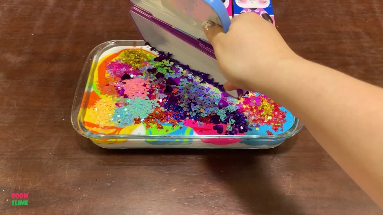 GLITTER AND CLAY _ Mixing Random Things Into GLOSSY Slime