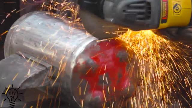 [IMPOSSIBLE] MAN DOES REAL ALCHEMY TURNS ONE METAL THINGY INTO ANOTHER