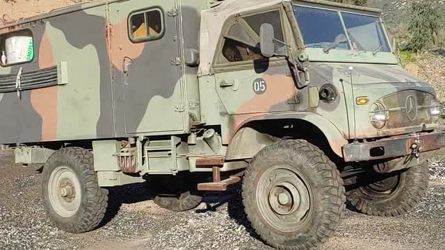 Unimog 404 Radio Truck