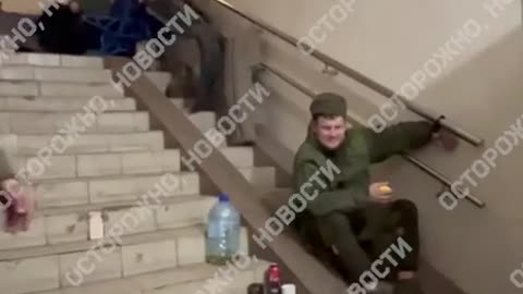 Russian Refusniks Kept Handcuffed to a Staircase