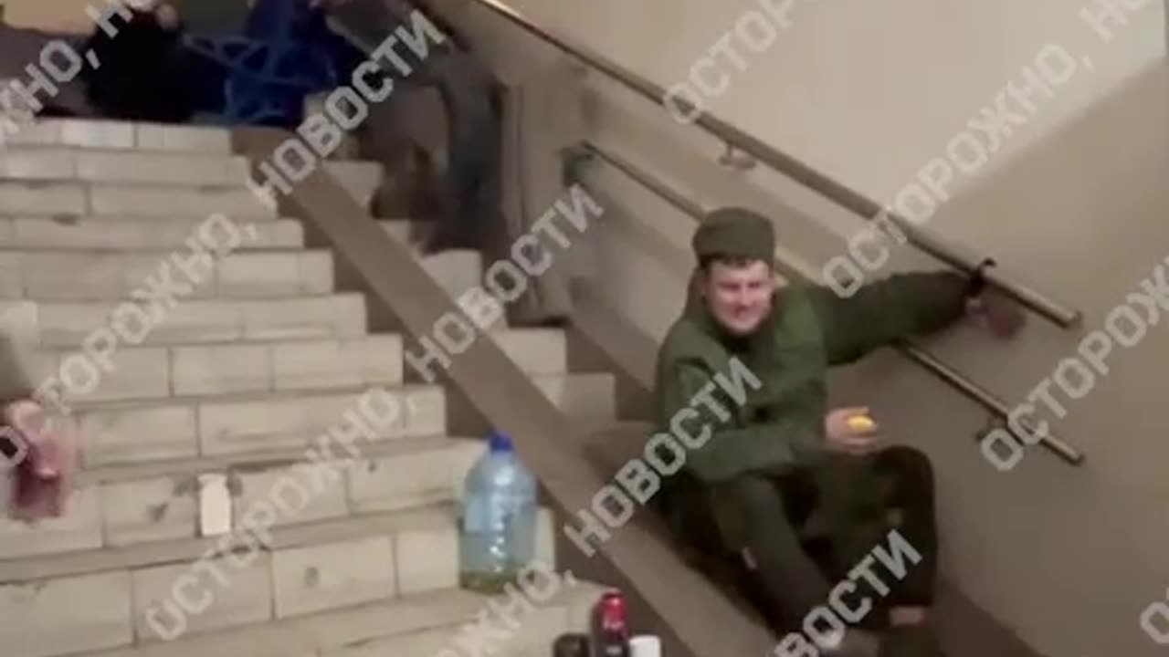 Russian Refusniks Kept Handcuffed to a Staircase