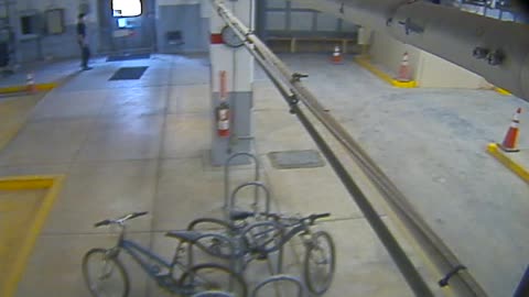 3134RHOBG2GarageEntrance_2021-01-06_13h00min02s897ms.mp4