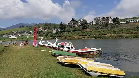 Nuwara Eliya Lake Srilanka