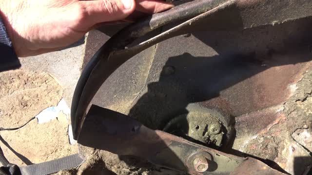 John Deere LA-130 Deck Repair