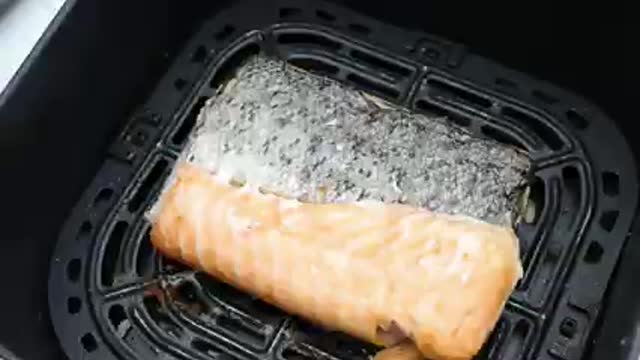 Air Fryer Frozen Salmon (Old Bay Salmon)