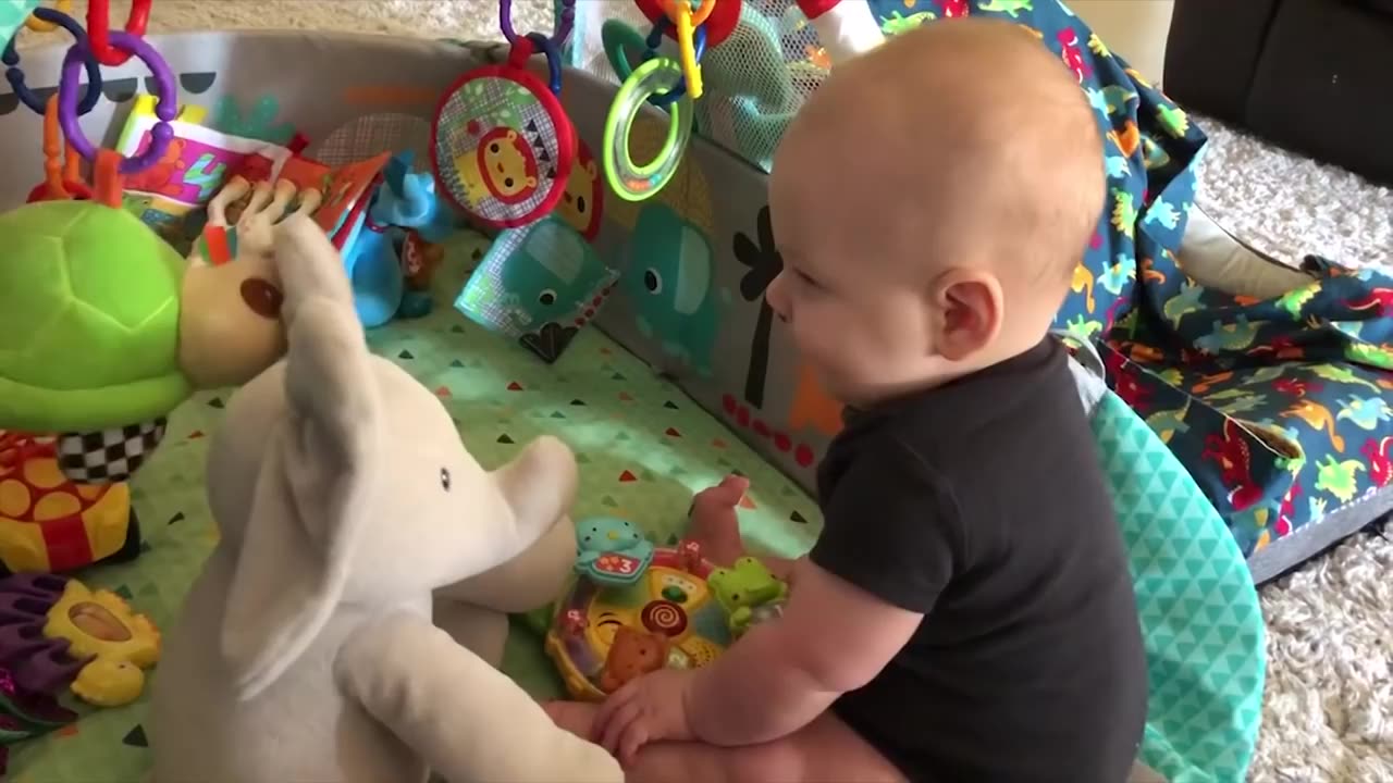 1000 Silly Things When Baby Playing