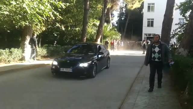 U plagos me thikë nga ish-punonjësi
