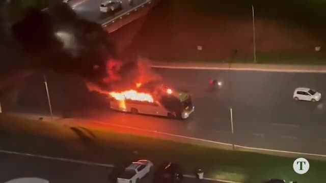 PETISTA coloca fogo no ônibus e grita FORA BOLSONARO, prova maior não existe, FALSE FLAG