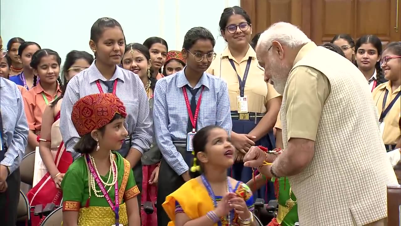 Happy Raksha Bandhan 2023: PM Modi's Heartwarming Rakhi Bond with School Students!