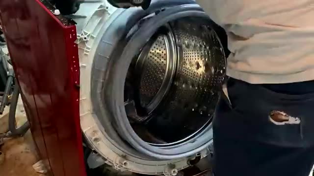 How The Insides Of Washing Machines Are Deep Cleaned _ Deep Cleaned _ Insider