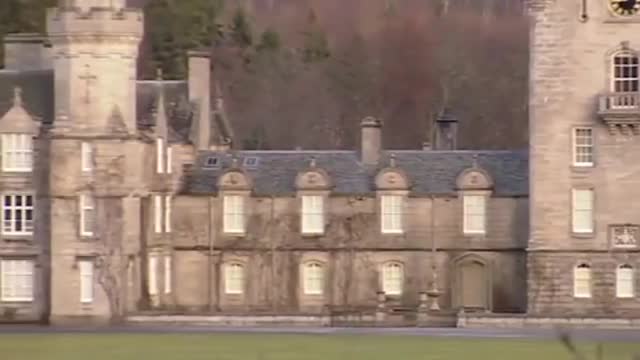 Princess Diana vs The Queen