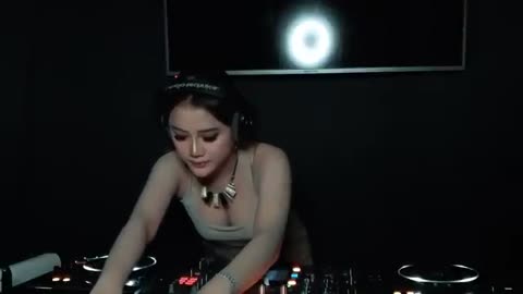 DJ AYUDIA - BABY DONT GO X FADED BREAKBEAT JUNGLE DUTCH TERBARU