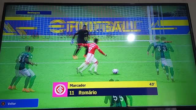 Goalkeeper making Romario's life easier, Efootball2023