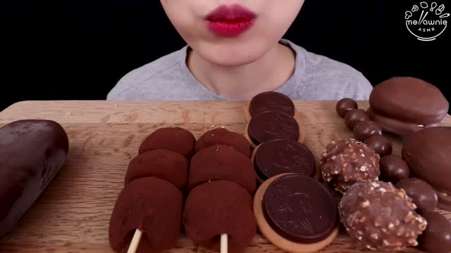 CHOCOLATE MARSHMALLOW RICE CAKES ICE REAM SNACK ASMR MUKBANG