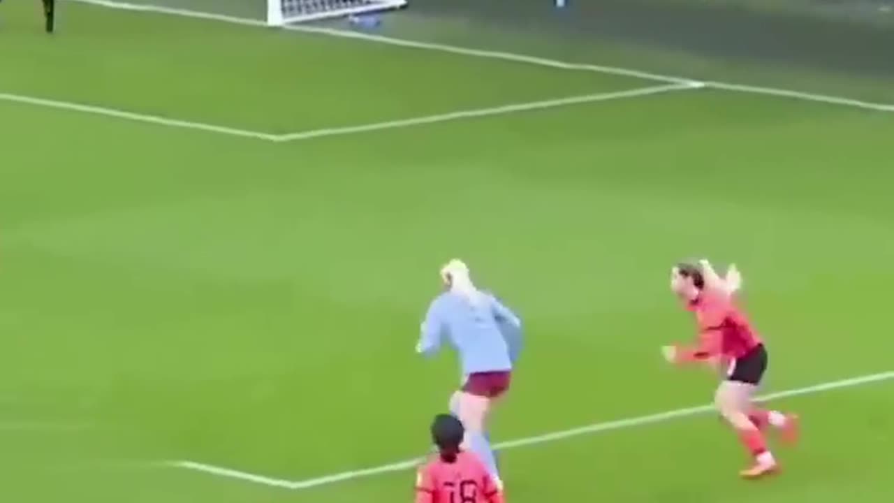 Funny moments in womens football
