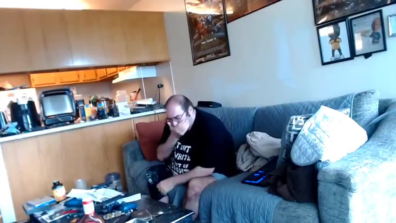 Dragonlordfrodo TV Throwing A Tantrum Because Viewers Aren't Chatting In His Stream