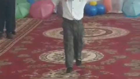 Bilol dancing lezginka
