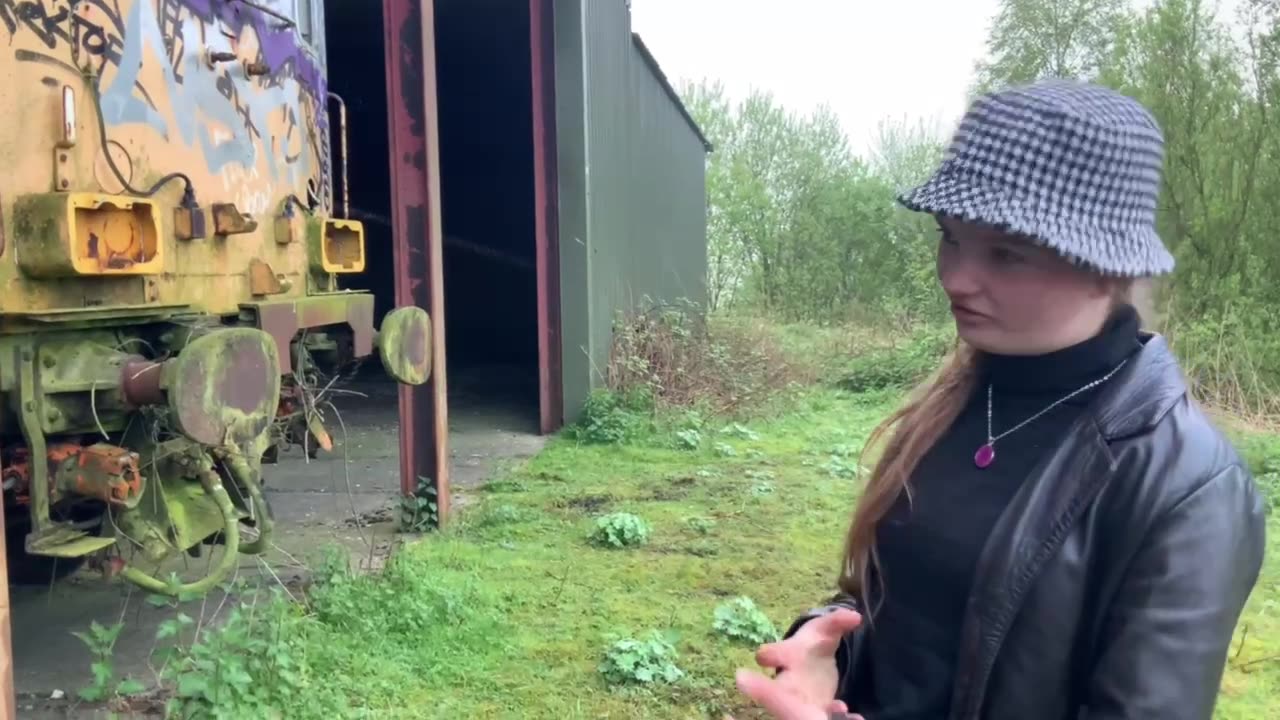 Abandoned train very spooky #abandoned for over 20 years 😱 #train #abandonedtrain