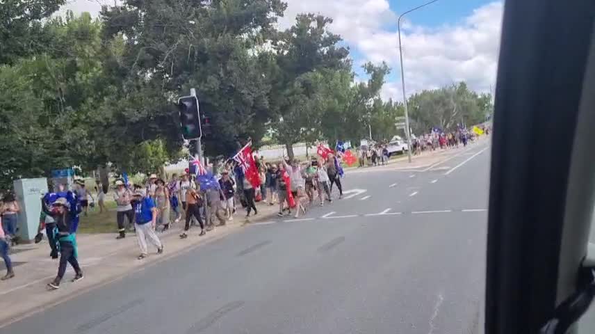 Aussie Trucker sounding horn to Marching Crowd @ Convoy to Canberra