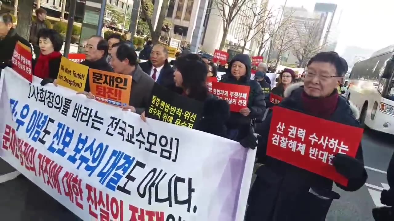 20200130_V3_S01(u34nlil0wYQ)이승만대통령은 교수들이 일어났을때 즉각 하야하였는데 당신은 도대체