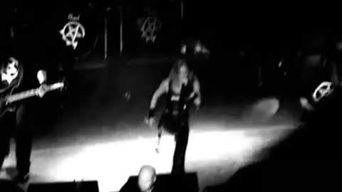 Arch Enemy live 2004