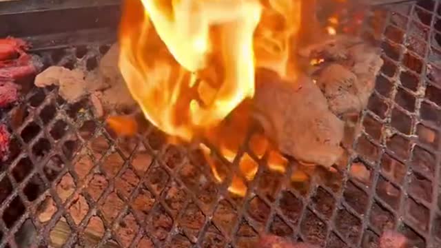FOOD 😍 from @nightmarketelgato🔥 Fri 5pm-12am & SatSun 3pm-11pm