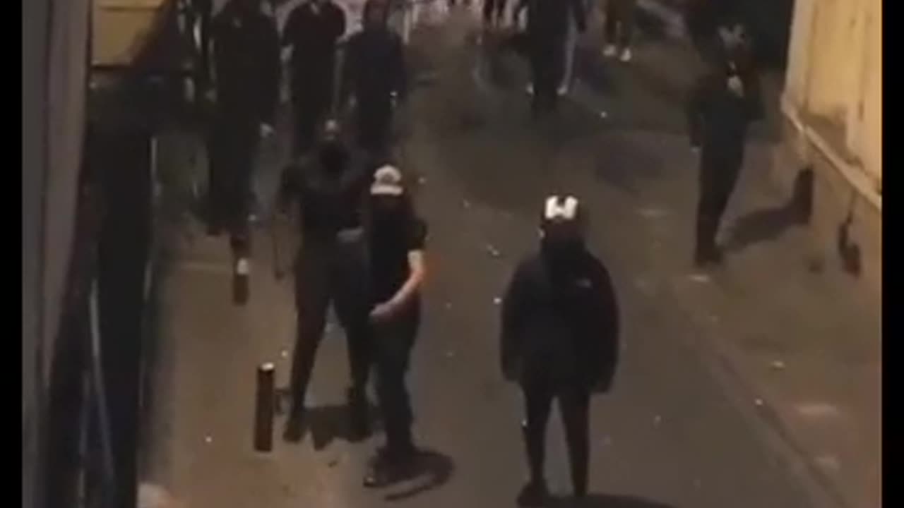 France - Clashes break out tonight in Angers between rioters and far-right activists