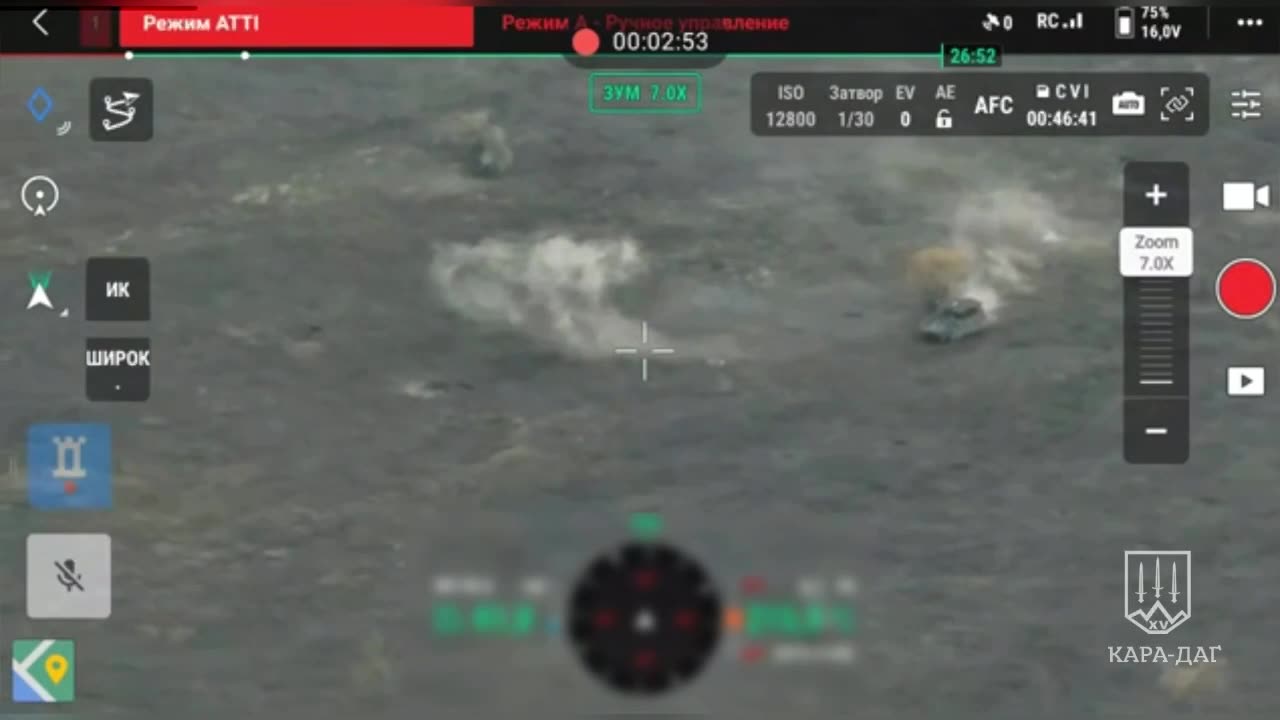💥 Ukrainian soldier hits Russian armored personnel carrier with paratroopers