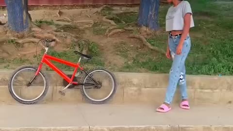 😂los que quieren llevar la bicicleta se llevan una sorpresa 😂