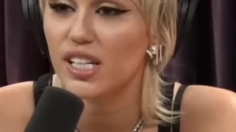 Joe Rogan goes crazy and attacks Miley Cyrus!!!!
