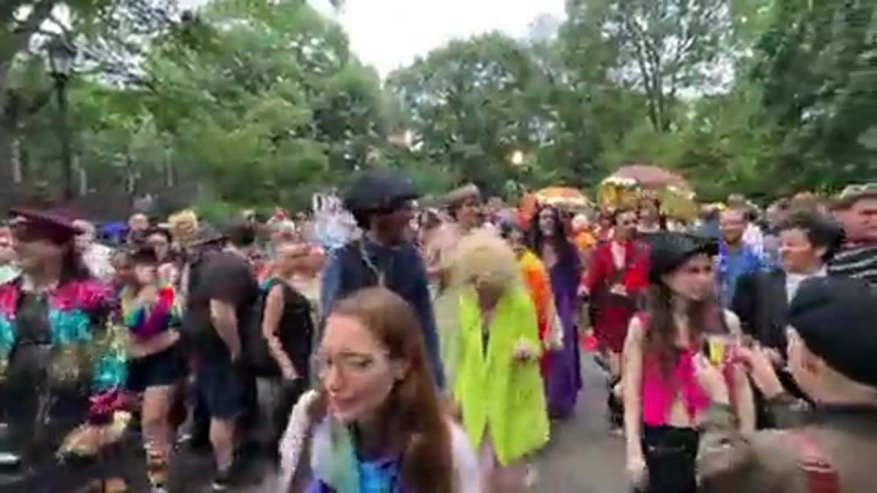 New York Drag Marchers chant: 'we’re coming for your CHILDREN'. 👀