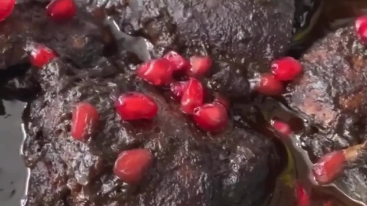 Persianfood /Pomegranate Chicken Morgh Nardooni 👇🏼👇🏼delicious recipes!