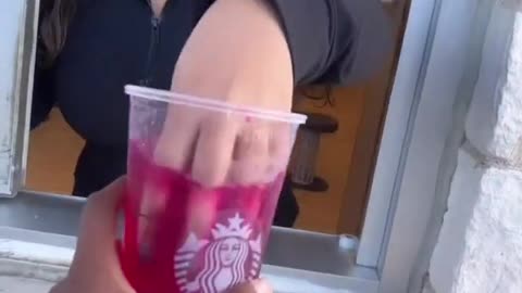 NEVER GETTING ICE AT STARBUCKS!!👩🏻🧊😳