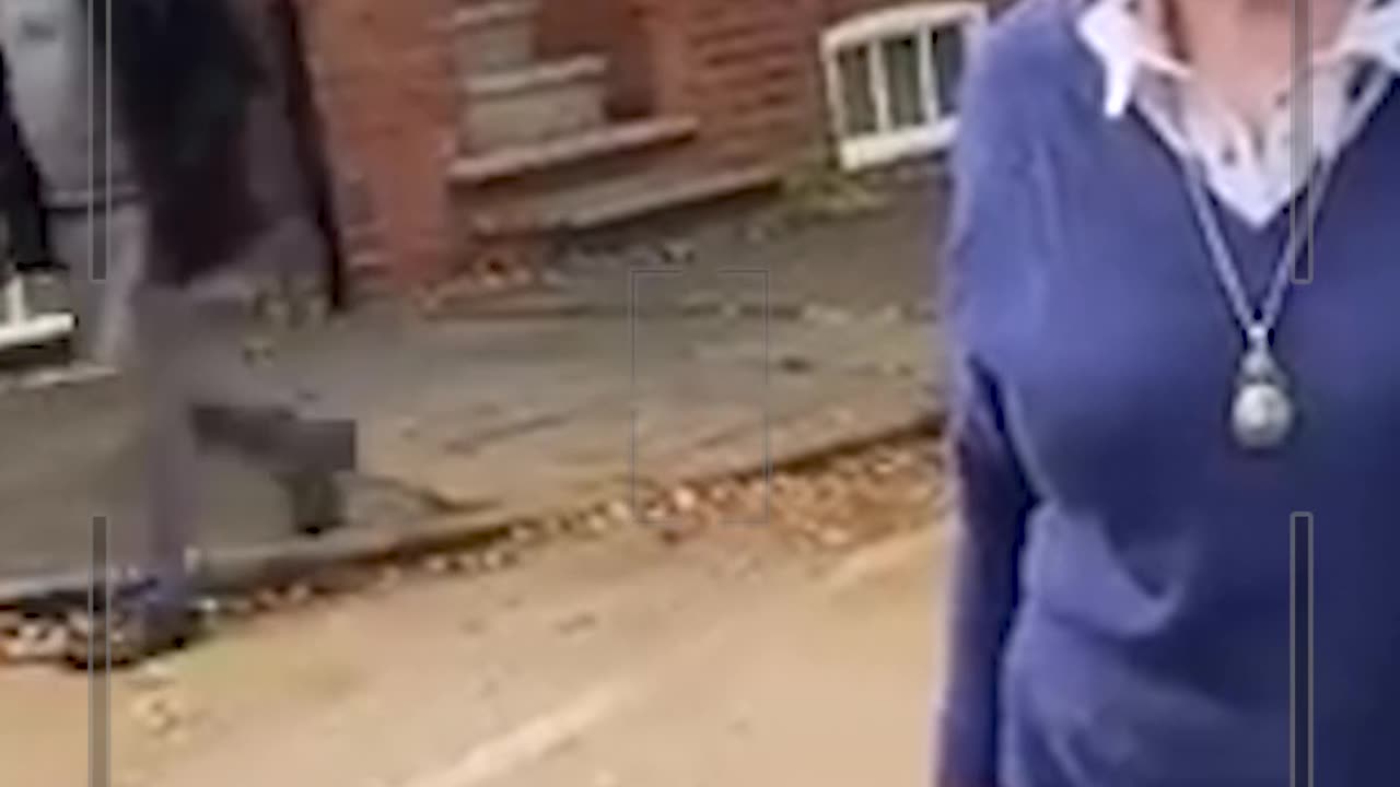 British Karen becomes a nuisance, BLOCKS driver from leaving