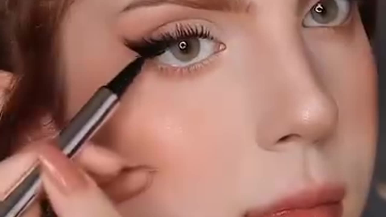 Upper eye line