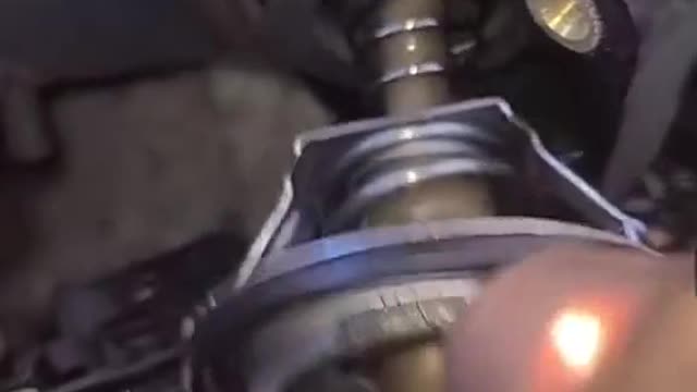 Look at what's wrong with this thermostat, the car thing.