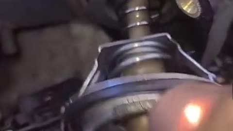 Look at what's wrong with this thermostat, the car thing.