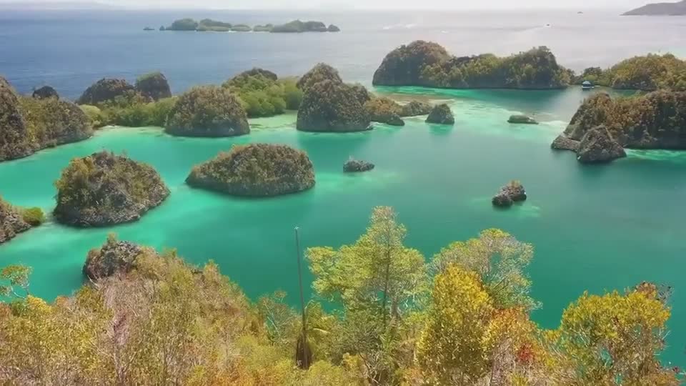 beautiful view in the ocean