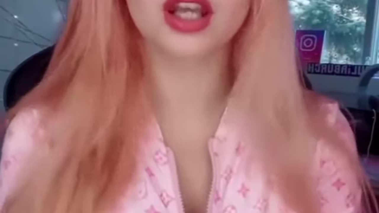 Sexy big tits hot