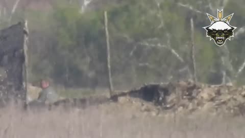 Ukrainian Sniper Catchs Russian Soldier Slipping