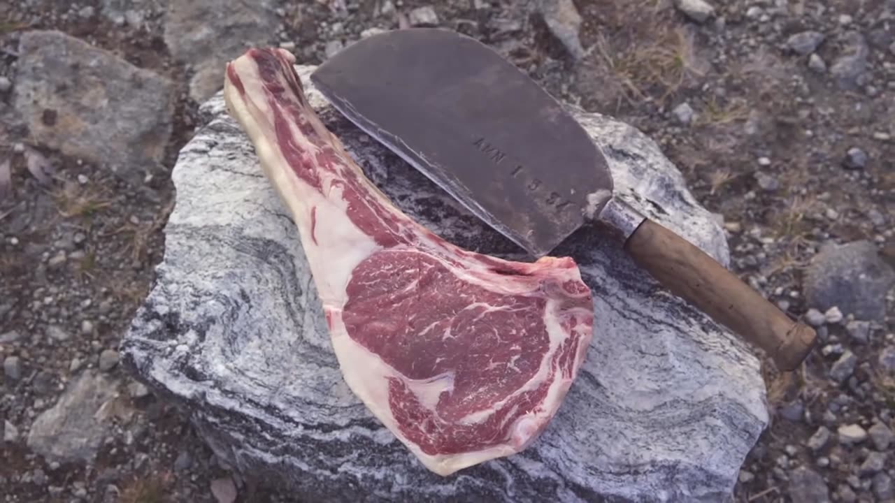 TOMAHAWK STEAK, 4K Camping Nature Cooking