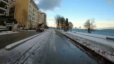 BC snowstorm buried the streets! Blizzard strikes Vancouver causes car sliding