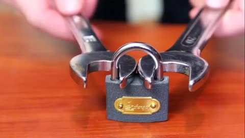 How To open a lock whit a nut wrench