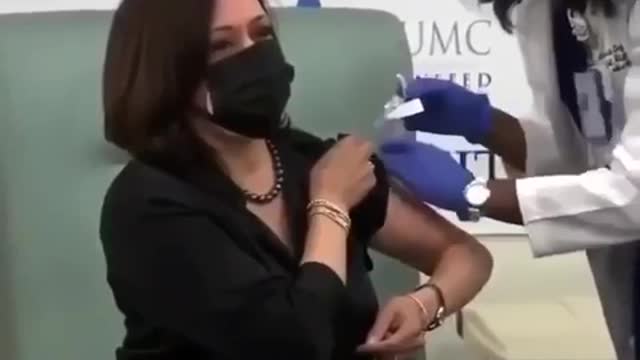 Kamala Harris takes a fake jab!