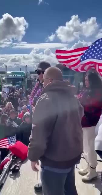 Freedom Convoy USA - Americans Sing Amazing Grace - USA - 2022-02-23