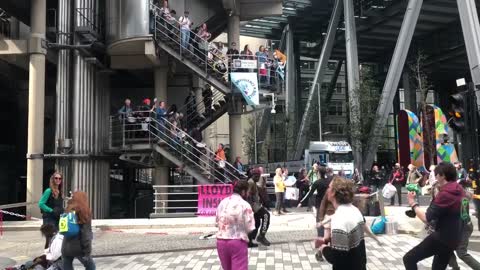 LONDON - XR Climate Activists Force Lloyd’s of London Shutdown