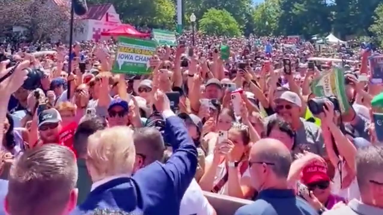 il Donaldo Trumpo @PapiTrumpo IOWA IS TRUMP COUNTRY!!!🥳🥳🥳
