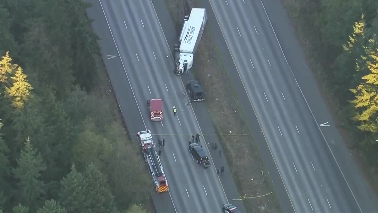 Carjacked semi rolls, fully blocks I-5 in Olympia_3